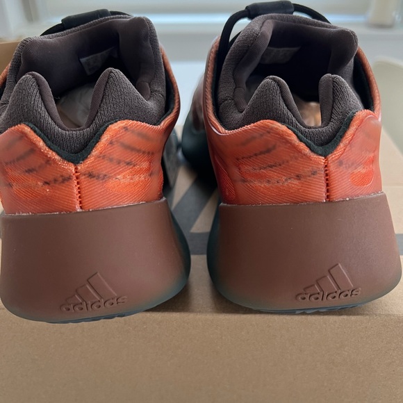 Yeezy 700 Copper Fade Sneakers - Picture 6 of 8